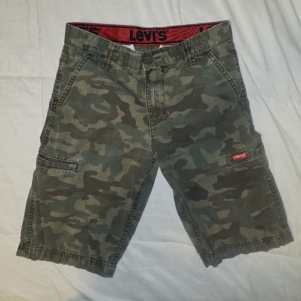 2x Levi's. Green Camouflage Cargo Shorts & Light Levis Jean Shorts Size 10.